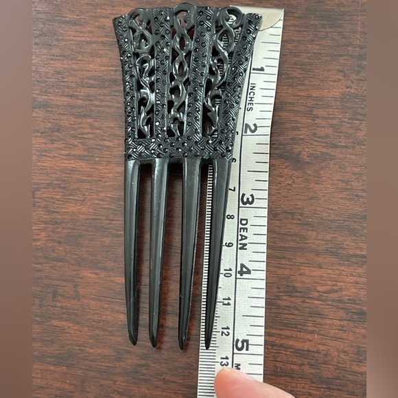 Vintage Mantilla Fan Comb with small black cut stones - Picture 5 of 7